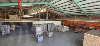 2350m2 Warehouse with 250AMPS Power to Let in Triangle Farm Bellville