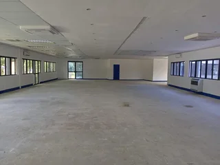 727m² Office to rent Woodmead