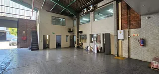 2350m2 Warehouse with 250AMPS Power to Let in Triangle Farm Bellville