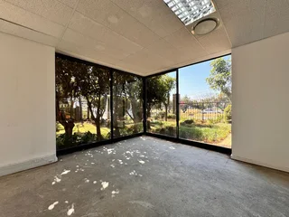 357 sqm Office to Let in Sandton