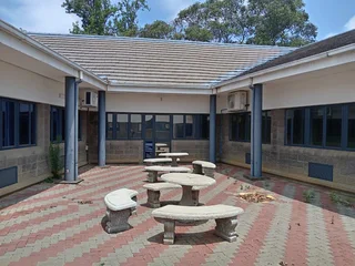 727m² Office to rent Woodmead