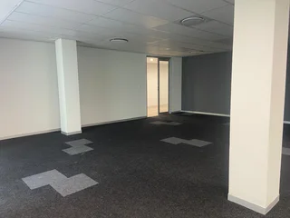 186 sqm Office To Let in Bryanston