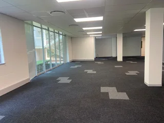 186 sqm Office To Let in Bryanston
