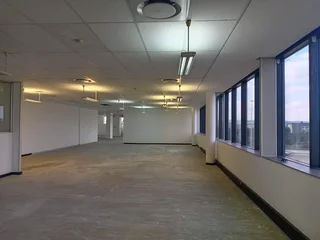 612m² Office to rent Woodmead