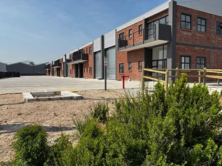 500m² Warehouse in New Industrial Development FOR SALE in a secure park in Killarney Gardens