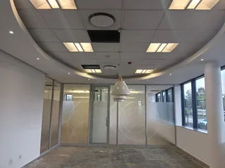 612m² Office to rent Woodmead