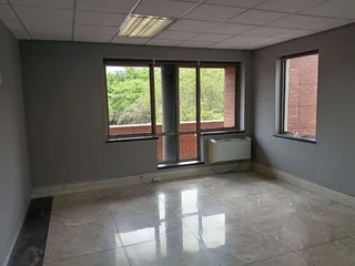 317m² Office to rent Woodmead