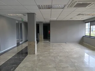317m² Office to rent Woodmead