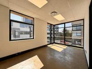 166 sqm Office to Let in Sandton