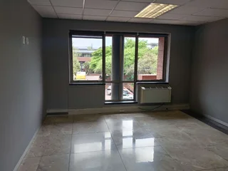 317m² Office to rent Woodmead