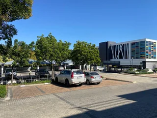 412 sqm Office To Let in Bryanston