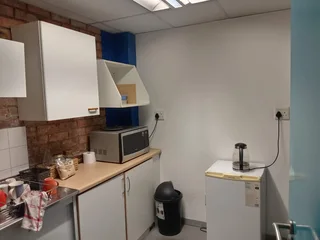 450m² Warehouse to rent Eastgate