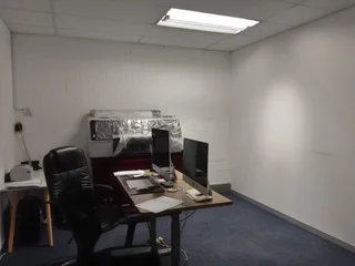 450m² Warehouse to rent Eastgate