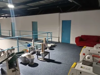 450m² Warehouse to rent Eastgate