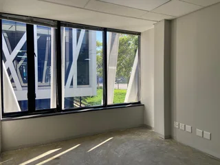 412 sqm Office To Let in Bryanston
