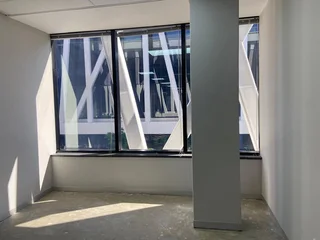 412 sqm Office To Let in Bryanston