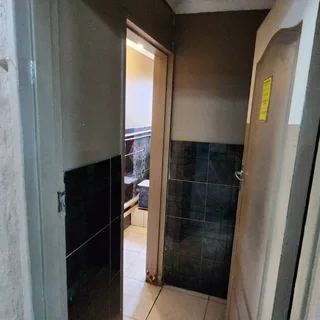 1'000m2 Industrial warehouse FOR SALE - Briardene - on Chris Hani Road | Swindon Property.