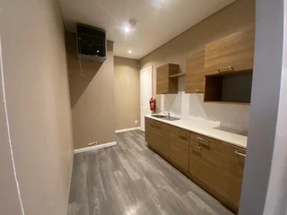 180 sqm Office To Let in Fourways