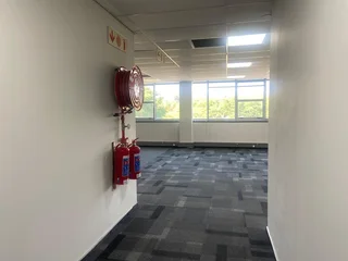 665 sqm Office To Let in Fourways