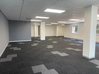 183 sqm Office To Let in Bryanston