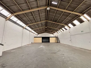 566sqm Warehouse TO RENT in Montague Gardens | Swindon Property