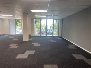 183 sqm Office To Let in Bryanston