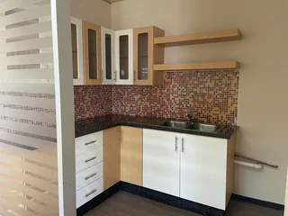 512 sqm Office To Let in Bryanston