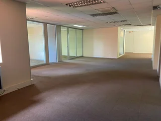 512 sqm Office To Let in Bryanston