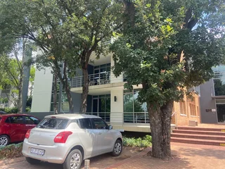 183 sqm Office To Let in Bryanston