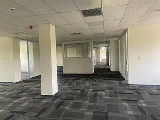665 sqm Office To Let in Fourways