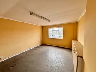 566sqm Warehouse TO RENT in Montague Gardens | Swindon Property