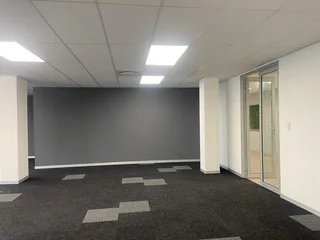 183 sqm Office To Let in Bryanston