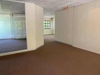 512 sqm Office To Let in Bryanston