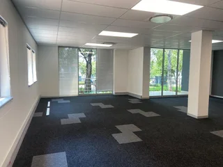 183 sqm Office To Let in Bryanston