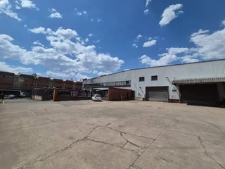 12,732m² Cold Storage &amp; Distribution Warehouse with Prime M2 Freeway Exposure – Heriotdale