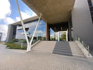 432 sqm Office To Let in Bryanston