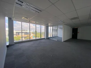 432 sqm Office To Let in Bryanston
