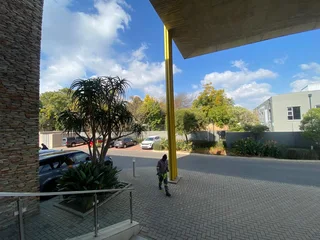 432 sqm Office To Let in Bryanston