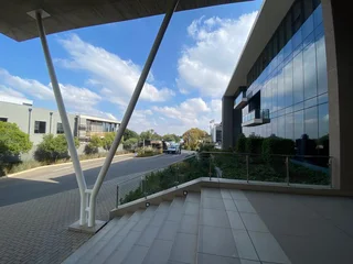 432 sqm Office To Let in Bryanston