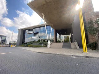 432 sqm Office To Let in Bryanston