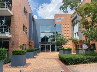658 sqm Office To Let in Bryanston