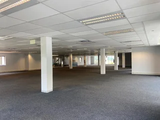 658 sqm Office To Let in Bryanston