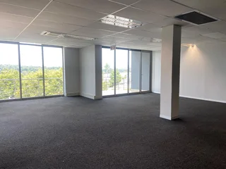 658 sqm Office To Let in Bryanston