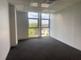 658 sqm Office To Let in Bryanston
