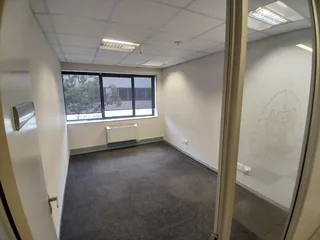 1012 sqm Office to Let in Bedfordview