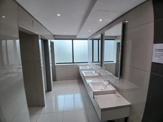 1012 sqm Office to Let in Bedfordview