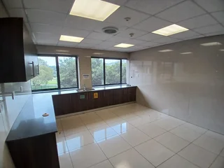 1012 sqm Office to Let in Bedfordview