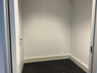 658 sqm Office To Let in Bryanston