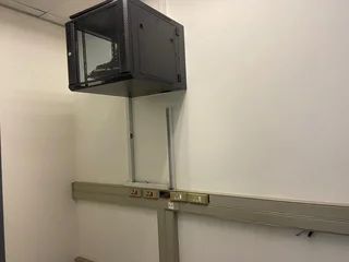 220 sqm Office To Let in Fourways