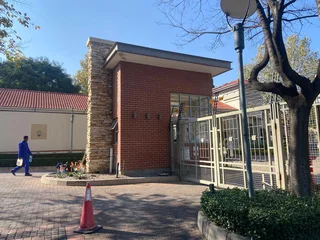 220 sqm Office To Let in Fourways
